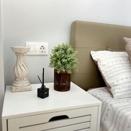 Near Acropolis New 2 Bedrooms Apt In Koukaki Athena Bagian luar foto